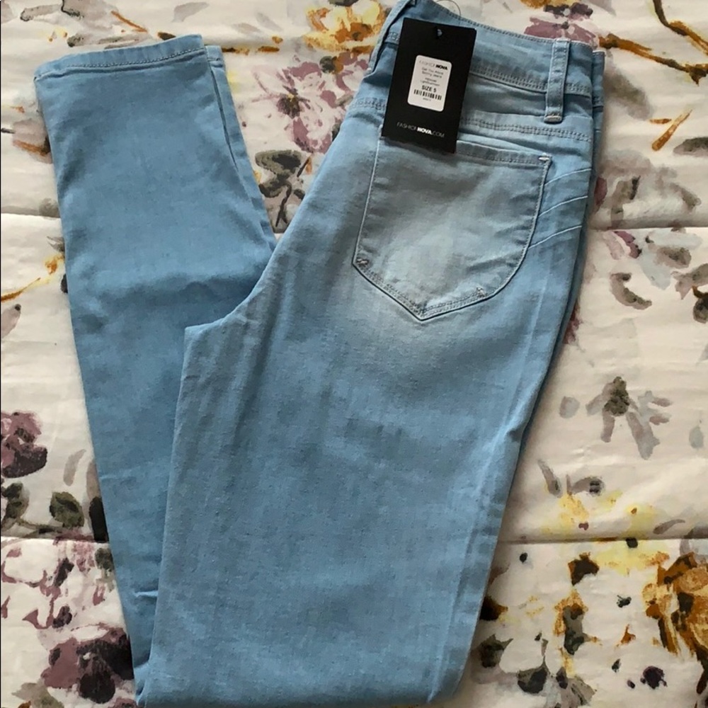 Light Denim High Rise Skinny Jeans ✨